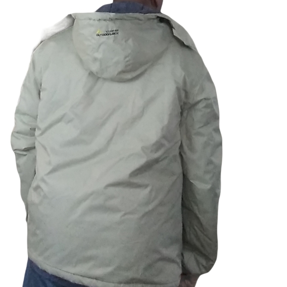 Outdoor Jacket - Picture 4 of 7